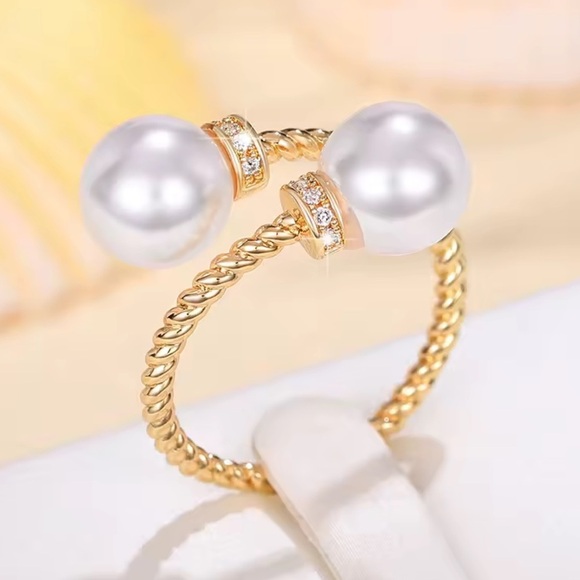 Gold Twist Pearl Ring - Picture 6 of 11